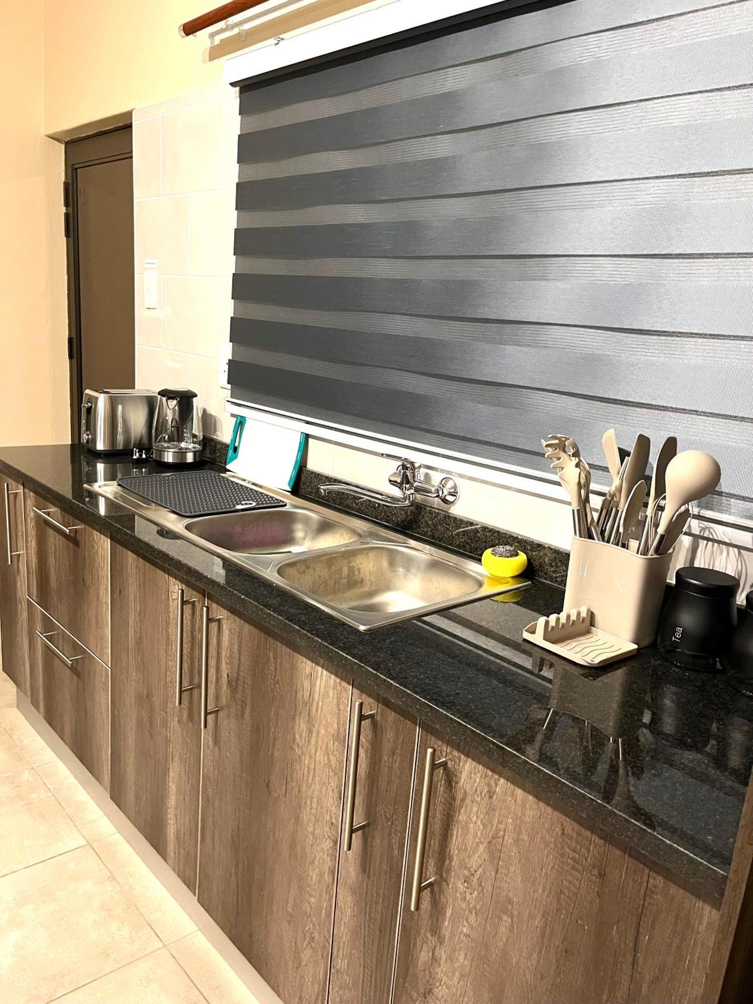 Rehoboth Ezulwini Suites Lobamba Екстериор снимка