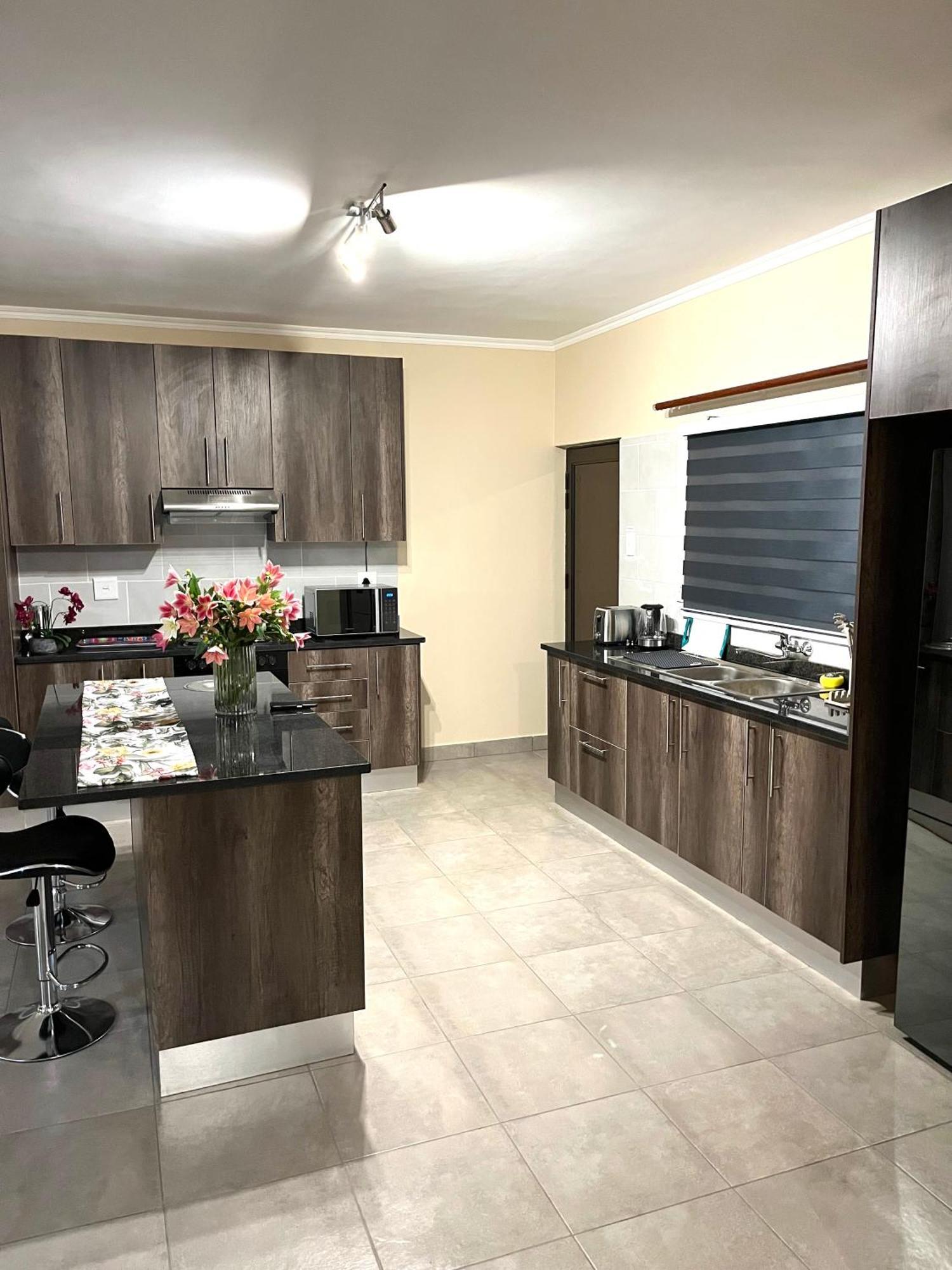 Rehoboth Ezulwini Suites Lobamba Екстериор снимка